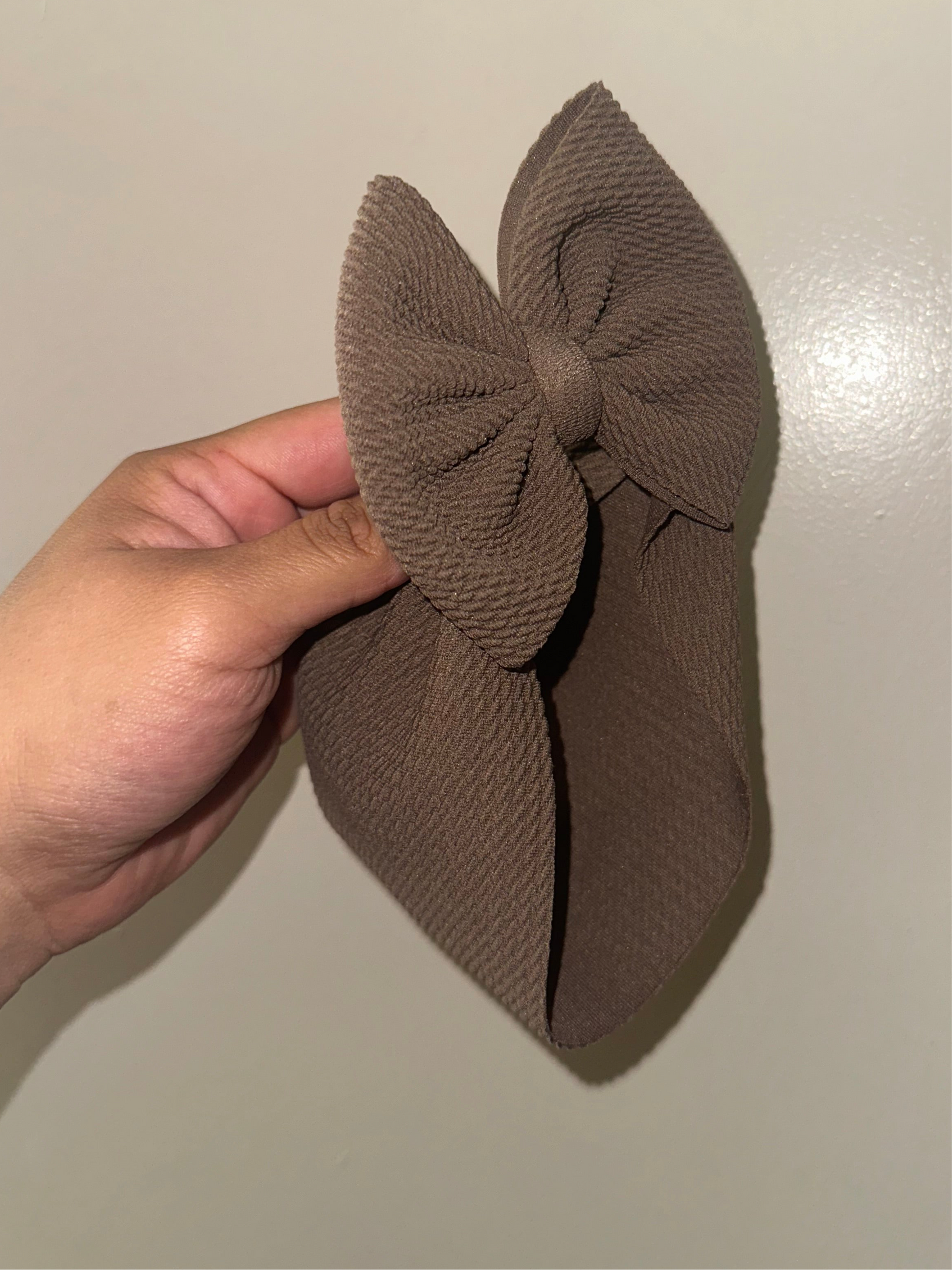 Mocha brown bow